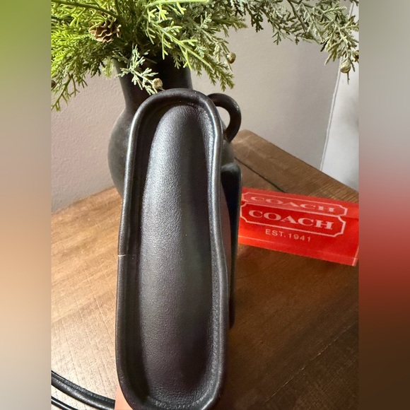 Coach Vintage Tango Crossbody Bag - Picture 4 of 11